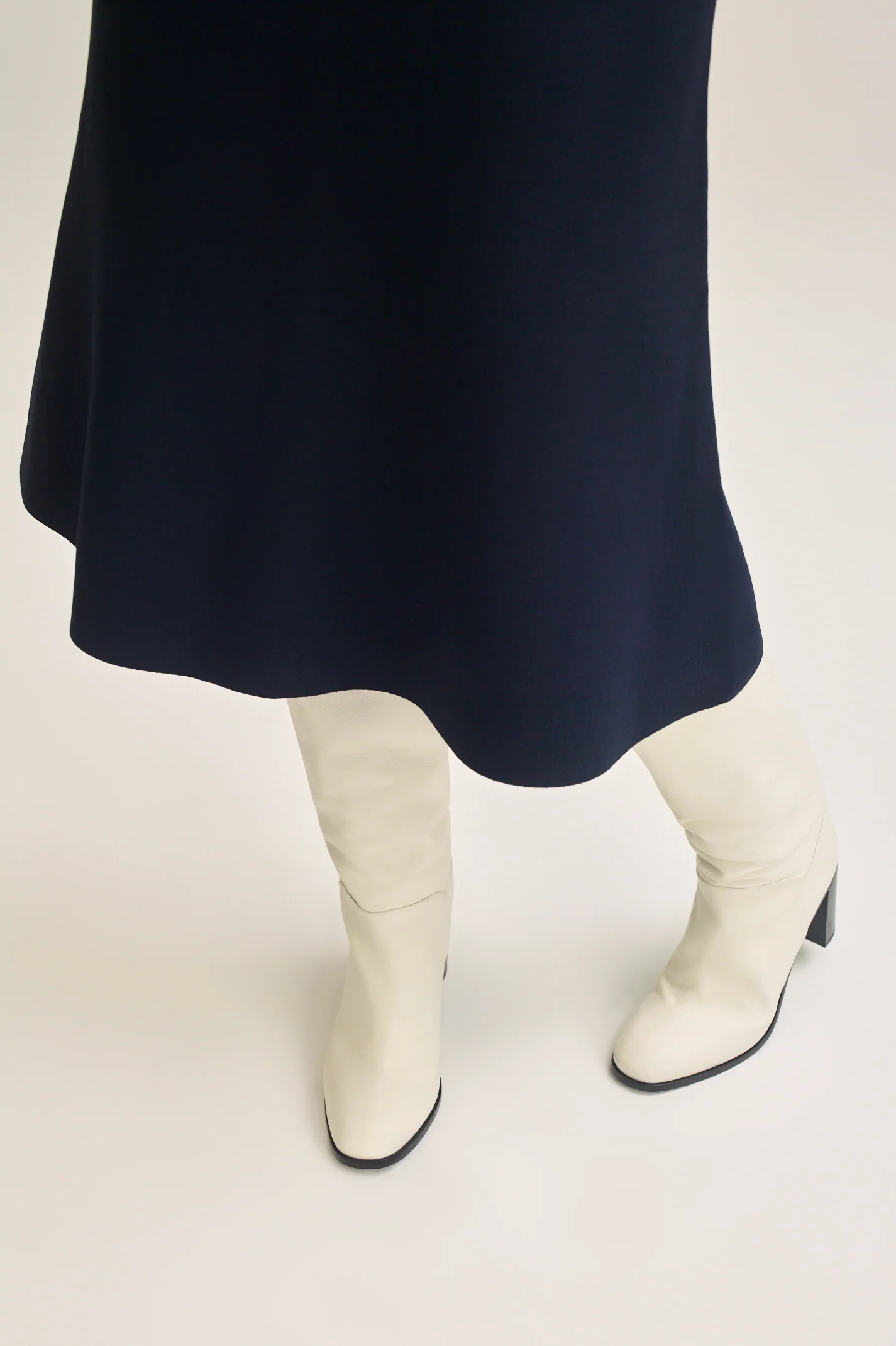 CREPE KNIT SOFT HEM SKIRT - Image 5