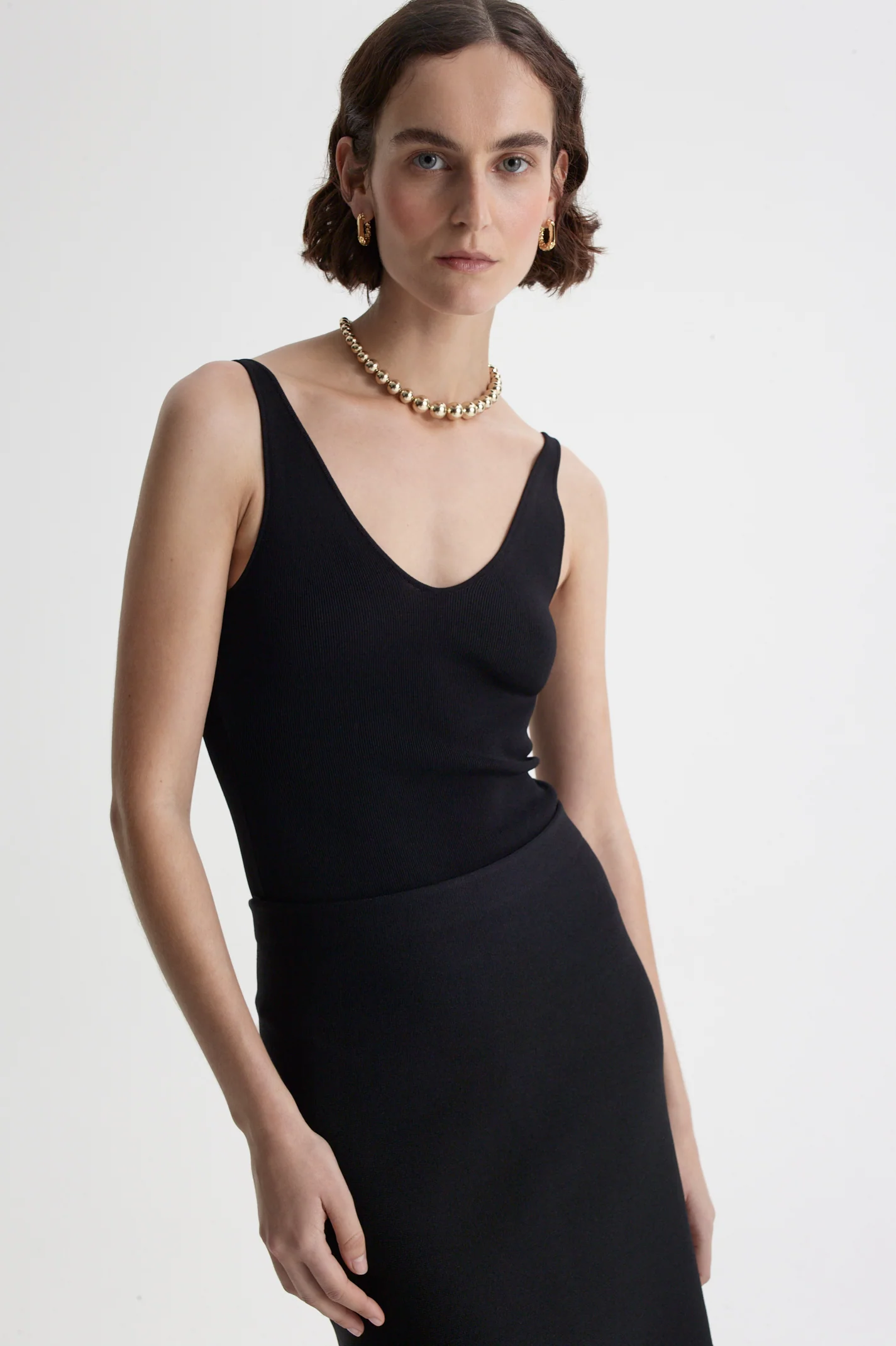 CREPE KNIT V NECK SINGLET - Image 3