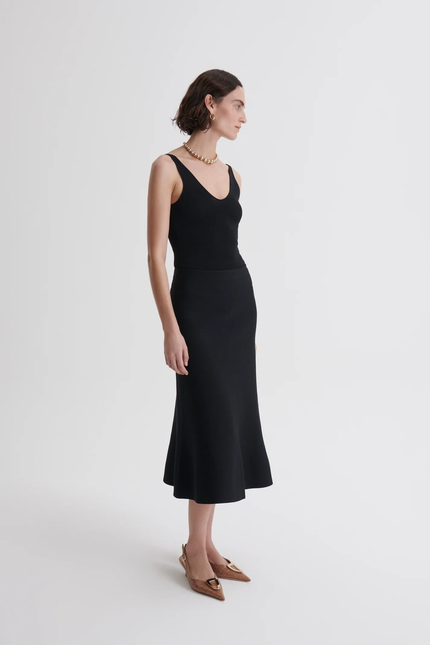 CREPE KNIT V NECK SINGLET - Image 6