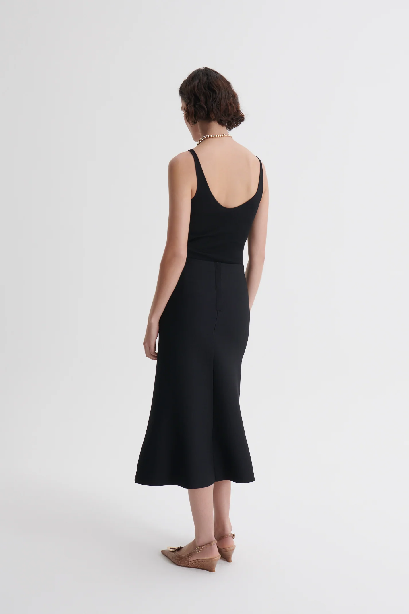 CREPE KNIT V NECK SINGLET - Image 7