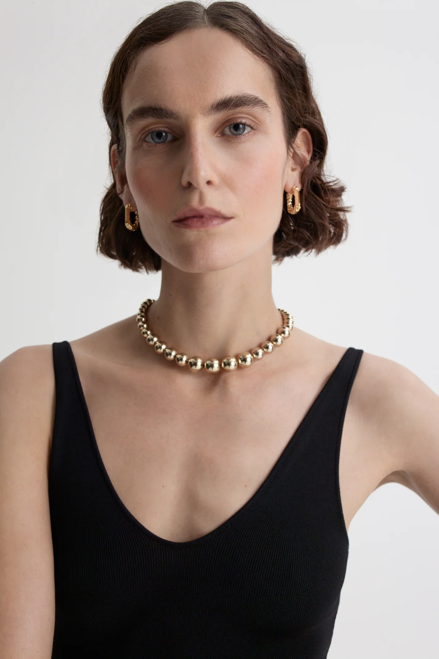 CREPE KNIT V NECK SINGLET - Image 8