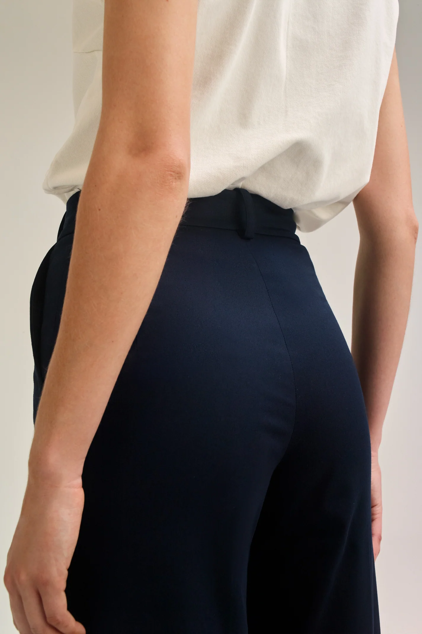 SATEEN TAILORED TROUSER - Image 7