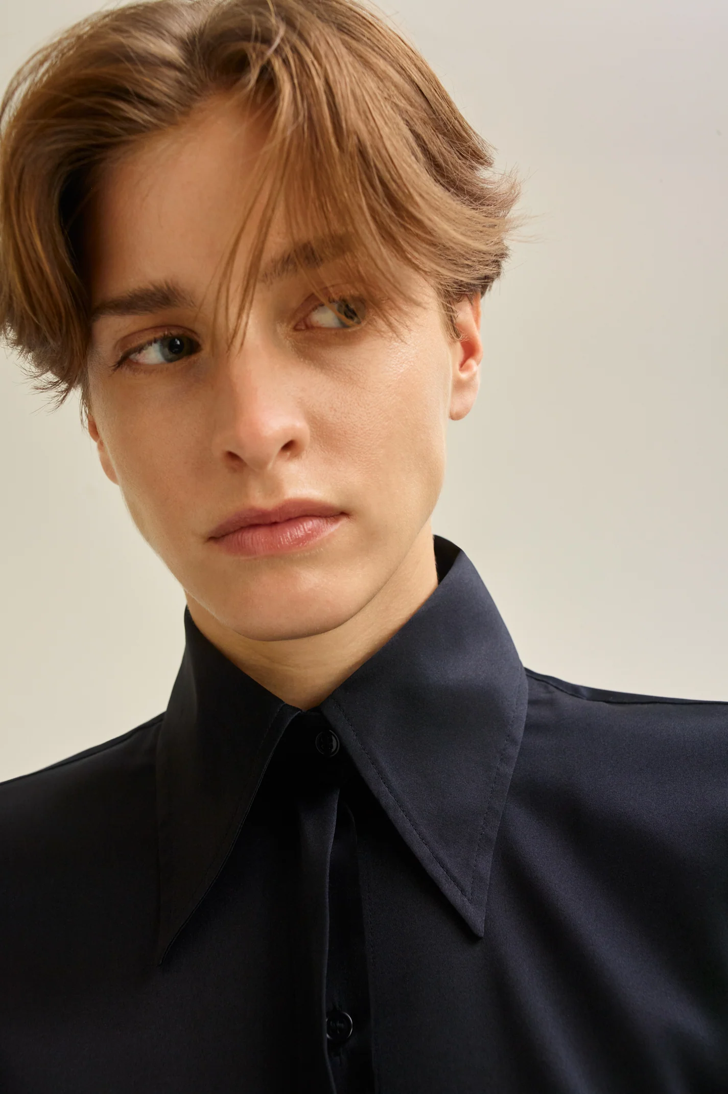 SILK SATIN SHOULDER PAD SHIRT - Image 3